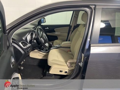 Used 2019 Dodge Journey SE w/ Safe & Sound Group image 20