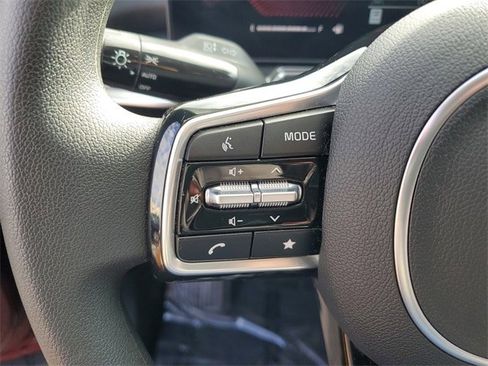 Used 2025 Kia Sorento LX image 18