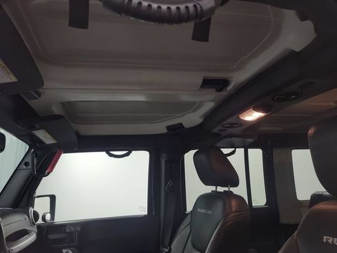 Used 2016 Jeep Wrangler Unlimited Rubicon AWD/4WD image 17