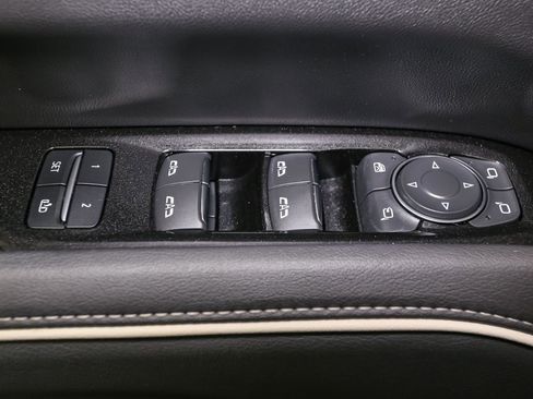 Used 2021 Cadillac Escalade Premium Luxury w/ Performance Package image 48