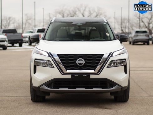 Used 2023 Nissan Rogue SL image 2