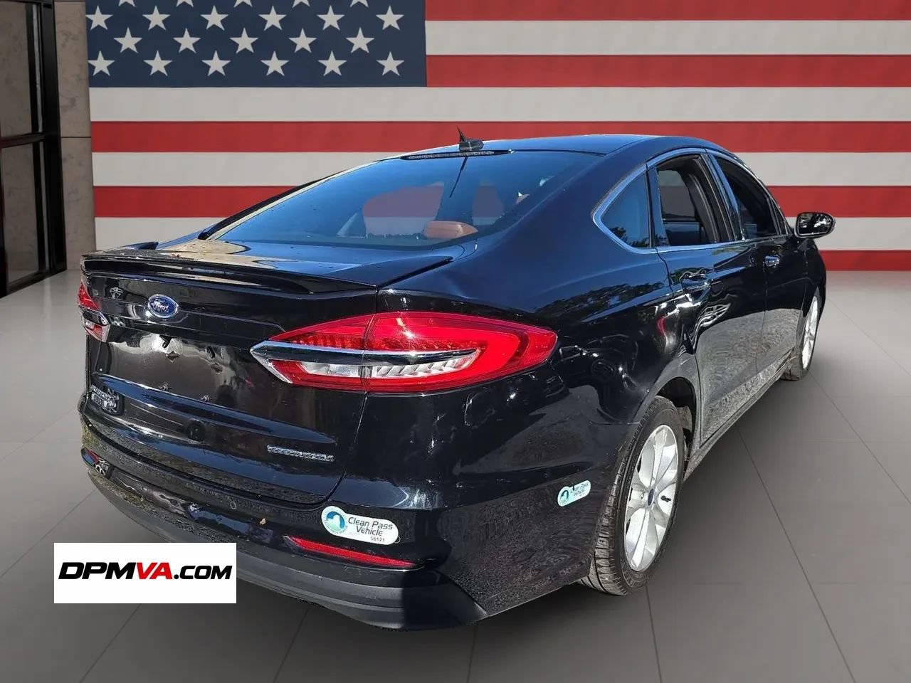Used 2019 Ford Fusion Energi Titanium FWD image 3