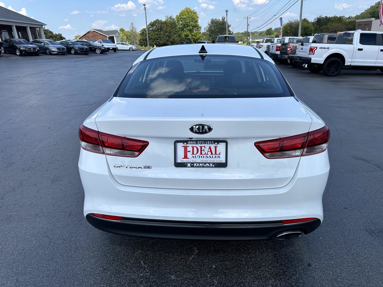 Used 2017 Kia Optima LX FWD image 3