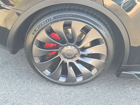Used 2022 Tesla Model Y Performance AWD/4WD image 12