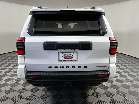 Certified 2025 Toyota 4Runner TRD Off-Road image 6