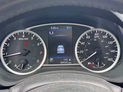 Used 2019 Nissan Sentra SV w/ Special Edition Package FWD image 19