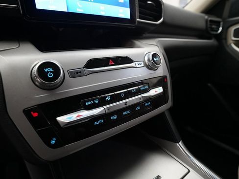 Used 2023 Ford Explorer XLT w/ Equipment Group 202A image 22