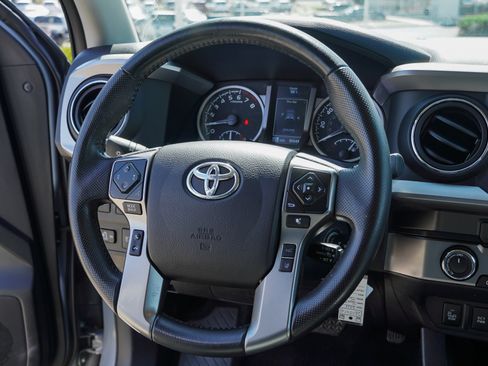 Certified 2021 Toyota Tacoma SR5 w/ Technology Package AWD/4WD image 31