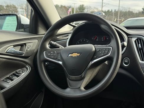 Used 2024 Chevrolet Malibu LT image 17