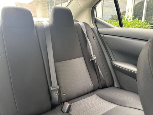 Used 2025 Nissan Sentra SV FWD image 30