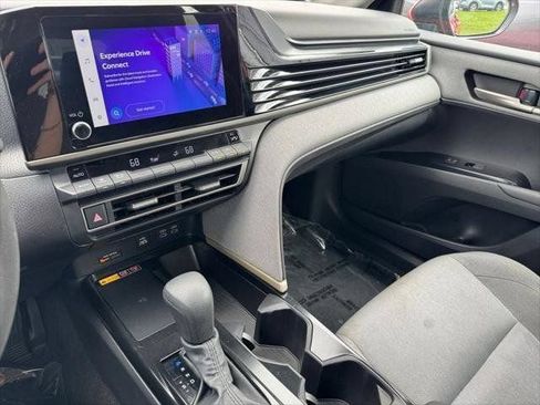Used 2025 Toyota Camry LE FWD image 59