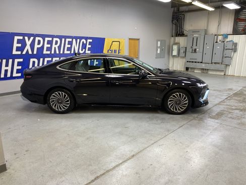 Used 2025 Hyundai Sonata Limited image 8
