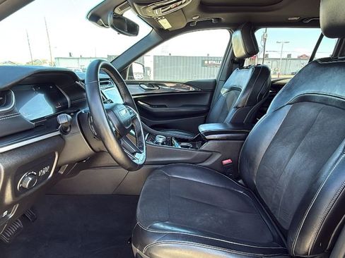 Used 2022 Jeep Grand Cherokee Altitude image 10