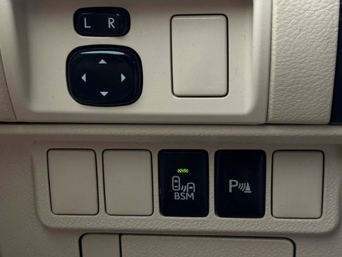 Used 2014 Lexus ES 350 w/ Premium Package FWD image 34