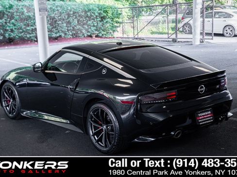 Used 2024 Nissan Z Performance w/ Floor Mat Package RWD image 19
