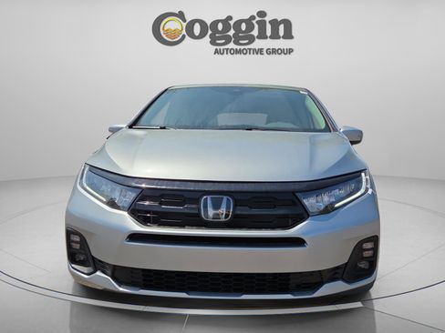 New 2026 Honda Odyssey Touring image 8