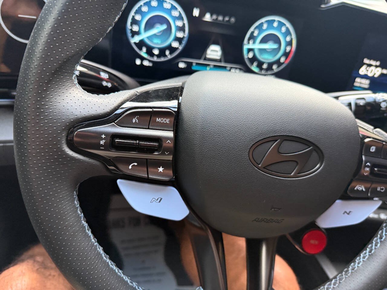 Used 2025 Hyundai Elantra N FWD image 31
