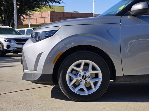Certified 2025 Kia Soul LX image 10