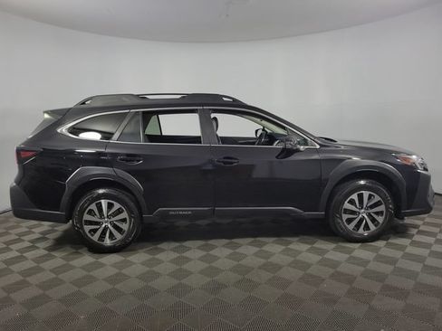 Used 2023 Subaru Outback Premium AWD/4WD image 10