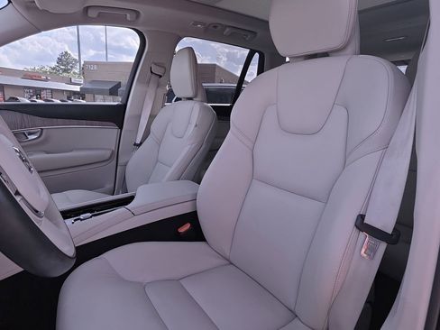 Used 2023 Volvo XC90 B6 Plus w/ Protection Package Premier AWD/4WD image 19