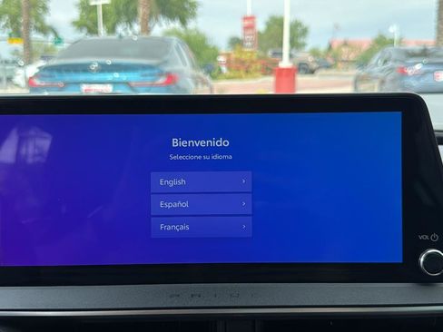 Used 2025 Toyota Prius XLE image 19