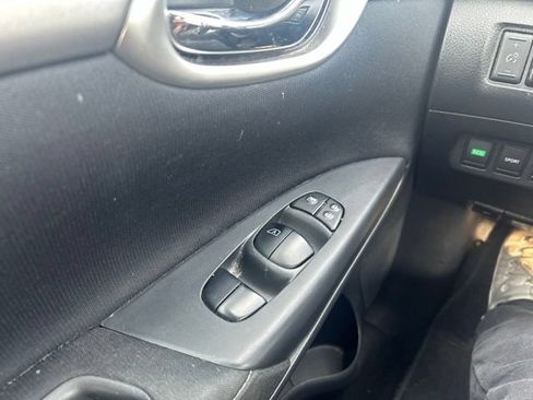 Used 2015 Nissan Sentra SV FWD image 32