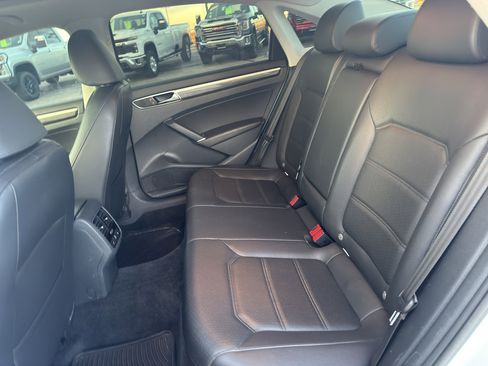 Used 2017 Volkswagen Passat 1.8T SE image 15