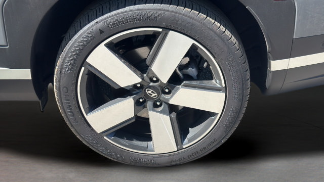Used 2025 Hyundai Santa Fe Limited FWD image 38