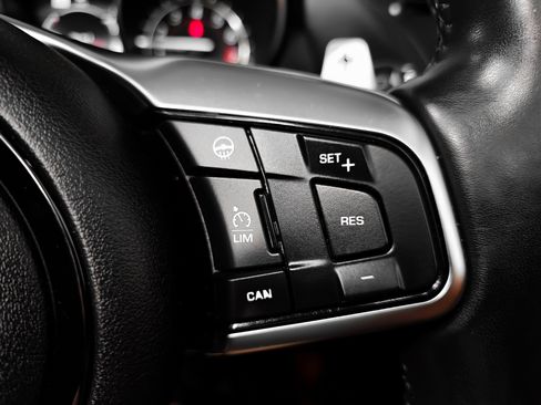 Used 2019 Jaguar F-TYPE SVR image 35