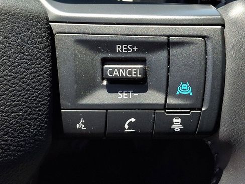 Used 2025 Nissan Rogue SV AWD/4WD image 21