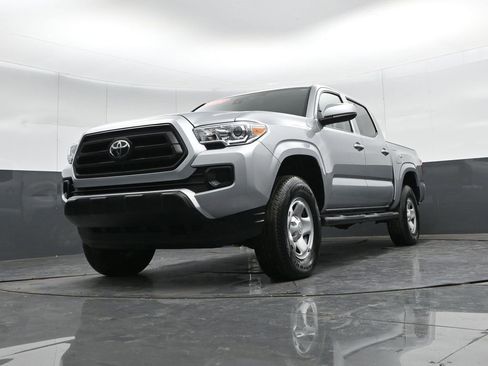 Used 2022 Toyota Tacoma SR image 35