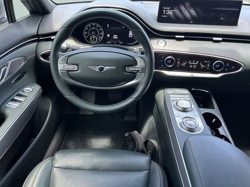Used 2022 Genesis GV70 2.5T w/ Advanced Package AWD/4WD image 19