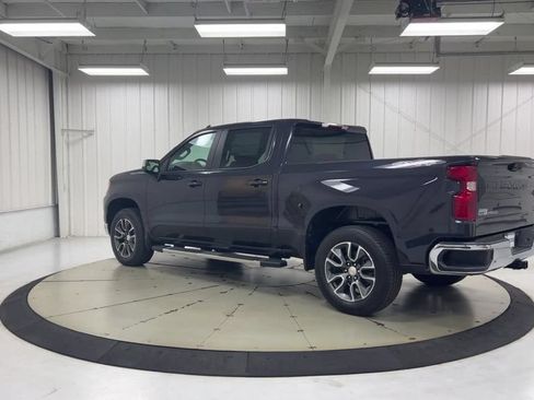 Used 2022 Chevrolet Silverado 1500 LT AWD/4WD image 6