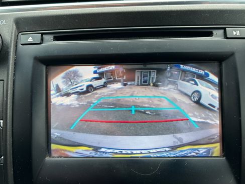 Used 2015 Toyota Camry LE image 14