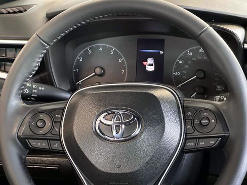 Certified 2025 Toyota Corolla SE FWD image 18