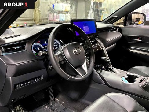 Used 2024 Toyota Venza Limited AWD/4WD image 18
