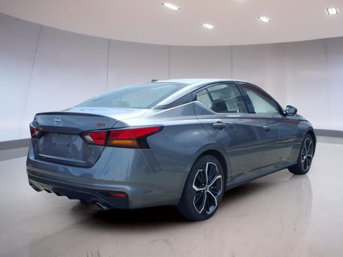 Used 2024 Nissan Altima 2.5 SR FWD image 4