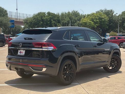 Used 2021 Volkswagen Atlas Cross Sport SE FWD image 4