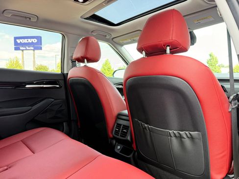 Used 2023 Kia Seltos SX w/ SX Sunroof Package AWD/4WD image 24