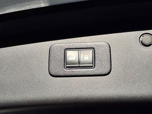 Used 2023 Nissan Armada Platinum w/ Captain's Chairs Package image 7