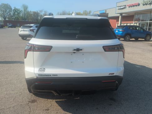 Used 2025 Chevrolet Equinox RS w/ Safety and Technology Package image 3