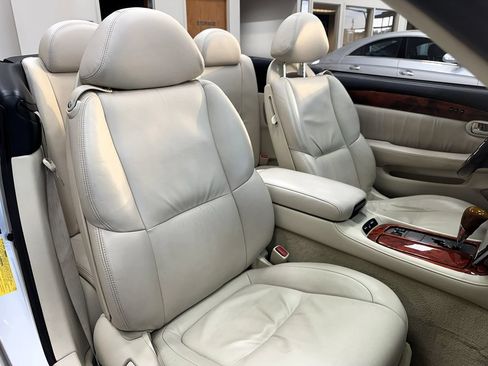 Used 2007 Lexus SC 430 Convertible RWD image 22