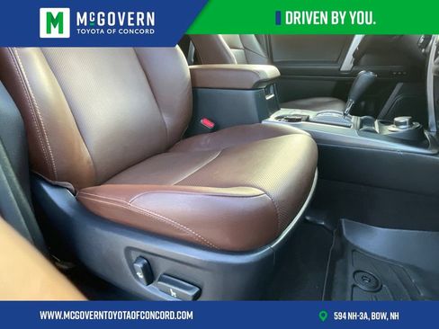Used 2024 Toyota 4Runner Limited AWD/4WD image 29