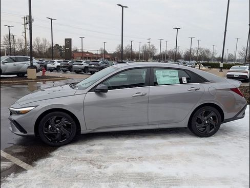 New 2026 Hyundai Elantra SEL Sport Premium FWD image 2