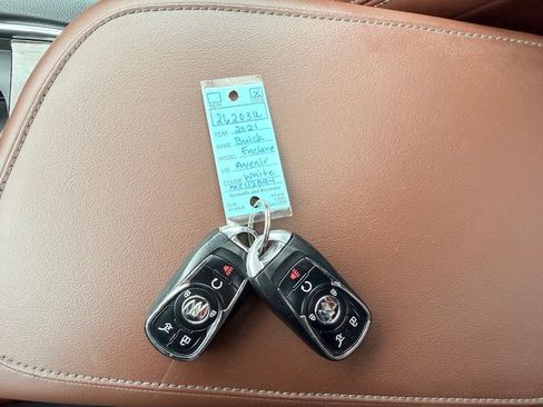 Used 2021 Buick Enclave Avenir w/ Avenir Technology Package image 27