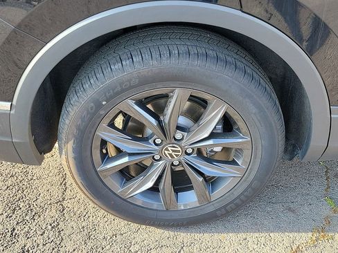 Used 2024 Volkswagen Tiguan SE AWD/4WD image 7