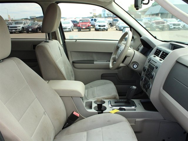 Used 2010 Ford Escape XLT AWD/4WD image 25