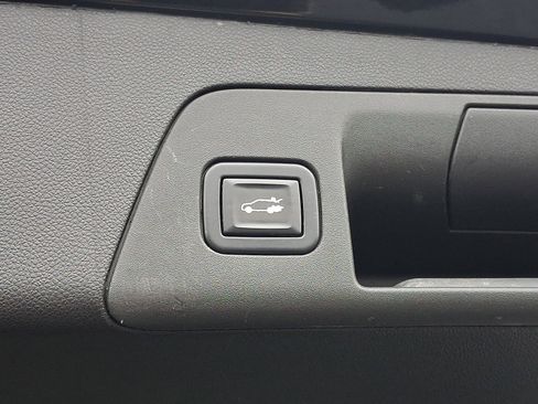 Used 2021 Buick Envision Essence image 30