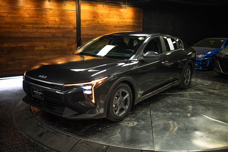 Used 2025 Kia K4 FWD image 2