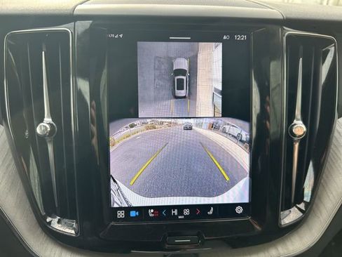 Certified 2025 Volvo XC60 B5 Plus image 23